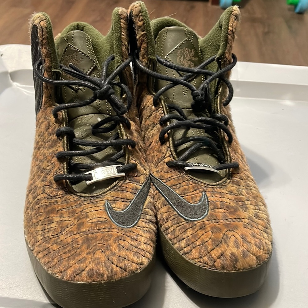 Nike Lebron James